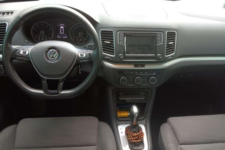 Used Volkswagen Sharan 2016 280TSI Enjoyment Model 7-Seater Center Console