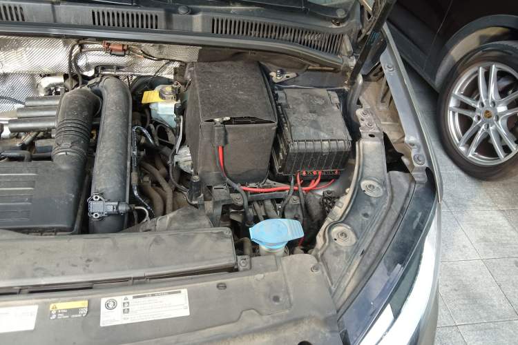 Used Volkswagen Sharan 2016 280TSI Enjoyment Model 7-Seater Engine Bay Left