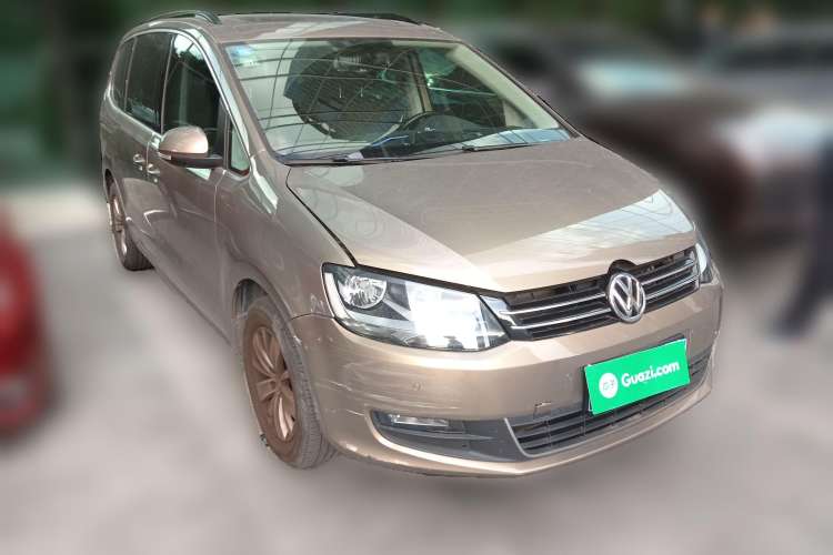 Used Volkswagen Sharan 2016 280TSI Enjoyment Model 7-Seater Front Right 45 Deg