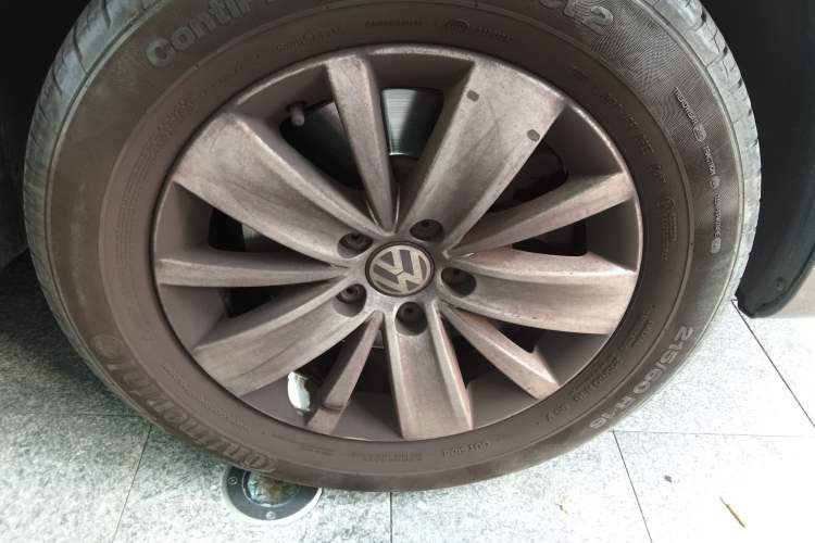 Used Volkswagen Sharan 2016 280TSI Enjoyment Model 7-Seater Right Front Wheel Hub