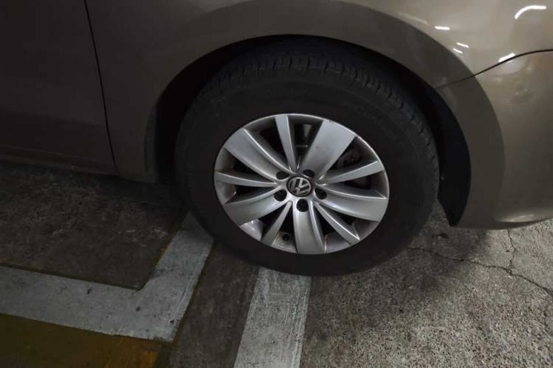 Used Volkswagen Sharan 2016 280TSI Enjoyment Model 7-Seater Right Front Wheel Hub