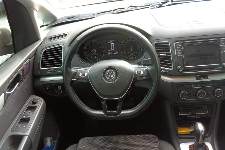 Used Volkswagen Sharan 2016 280TSI Enjoyment Model 7-Seater Steering Wheel