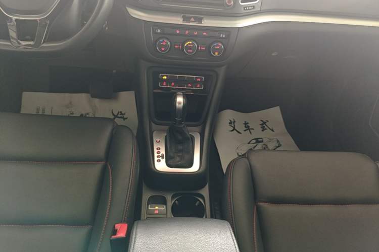 Used Volkswagen Sharan 2017 380TSI Comfort Edition 6-Seater Gear Lever