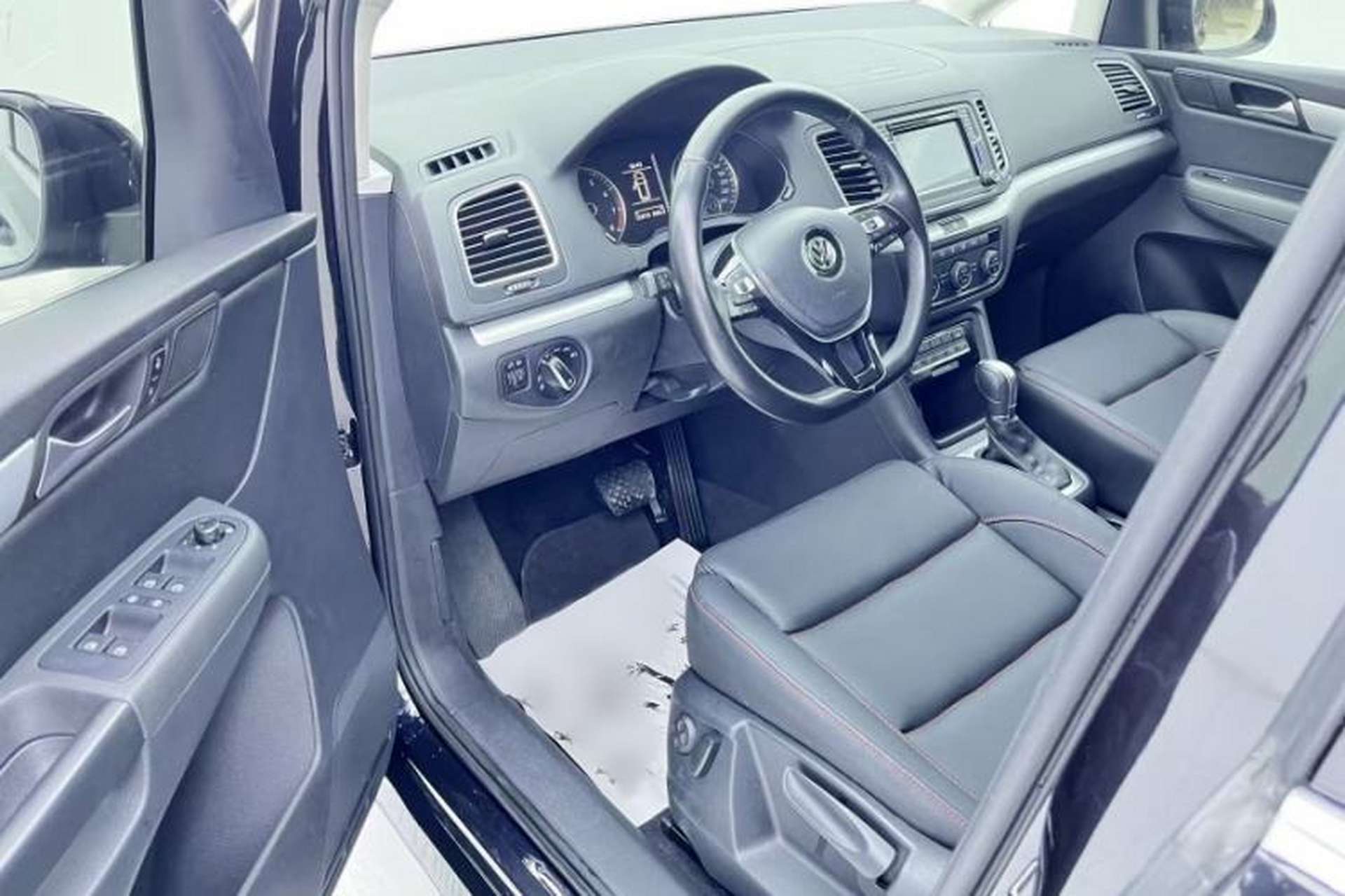 Used Volkswagen Sharan 2017 380TSI Comfort Edition 6-Seater Interior 1