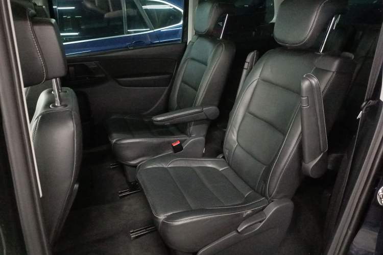 Used Volkswagen Sharan 2017 380TSI Comfort Edition 6-Seater Interior 4