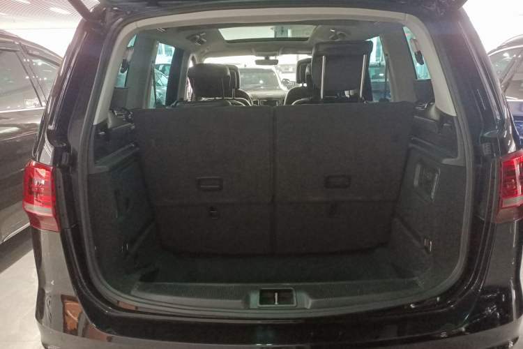 Used Volkswagen Sharan 2017 380TSI Comfort Edition 6-Seater Trunk