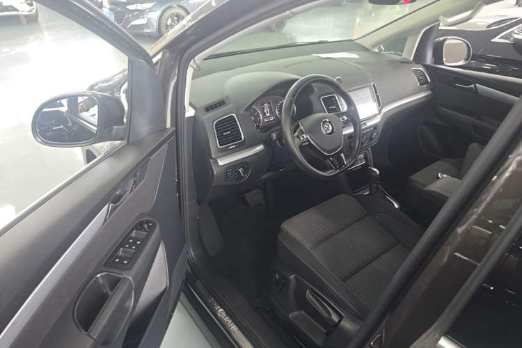 Used Volkswagen Sharan 2017 380TSI Comfort Edition 6-Seater Driver Seat