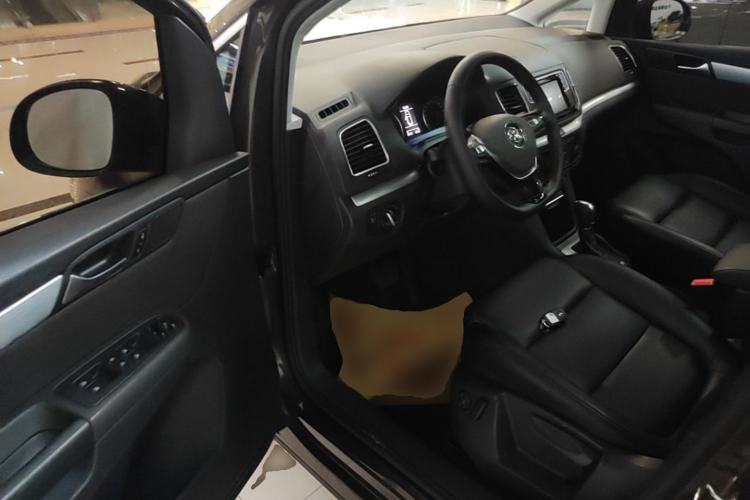 Used Volkswagen Sharan 2017 380TSI Flagship 7-Seater Driver Seat