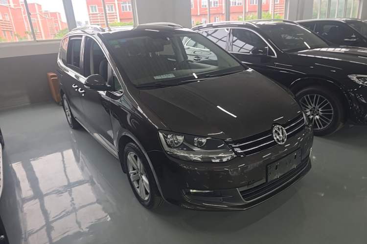 Used Volkswagen Sharan 2017 380TSI Comfort Edition 6-Seater Front Right 45 Deg