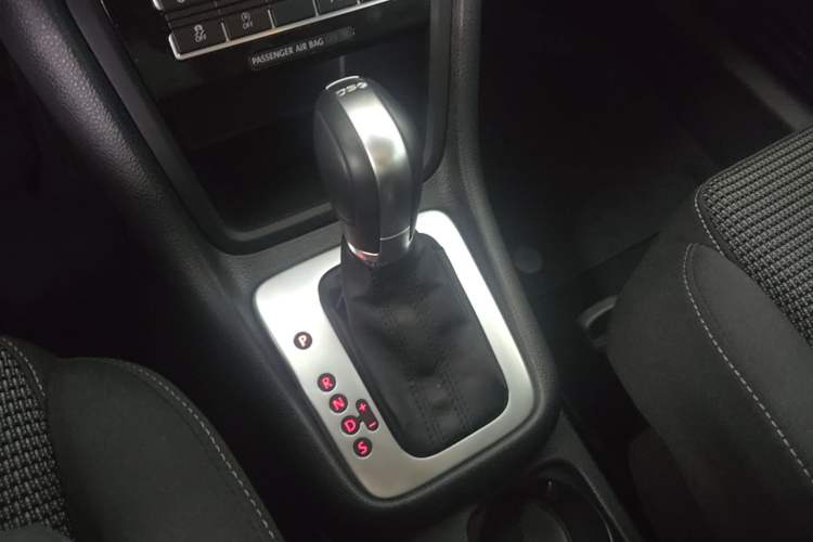 Used Volkswagen Sharan 2017 380TSI Comfort Edition 6-Seater Gear Lever