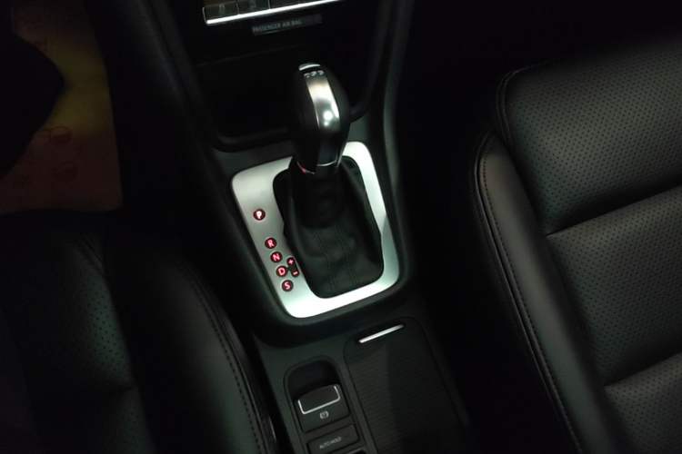 Used Volkswagen Sharan 2017 380TSI Flagship 7-Seater Gear Lever