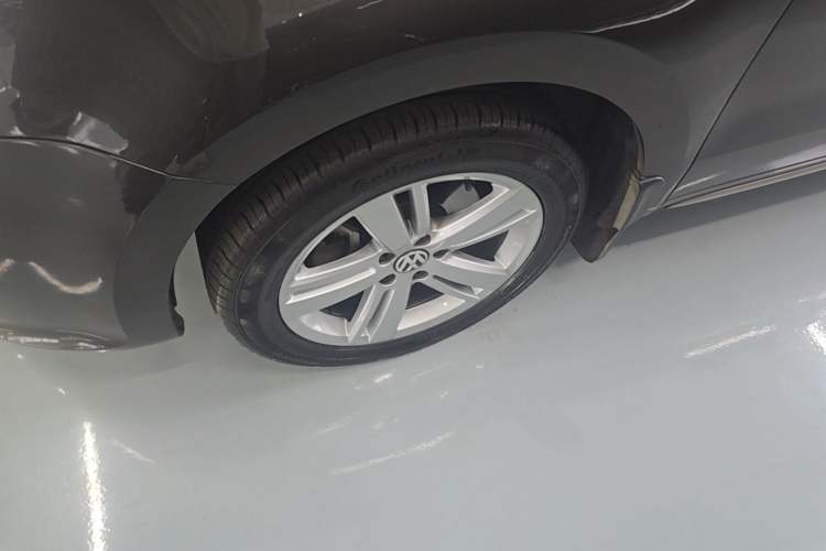 Used Volkswagen Sharan 2017 380TSI Comfort Edition 6-Seater Left Front Wheel Hub