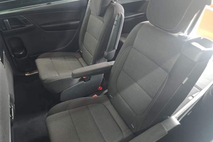Used Volkswagen Sharan 2017 380TSI Comfort Edition 6-Seater Left Rear Seat