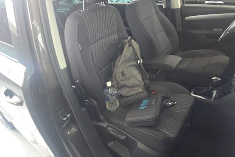 Used Volkswagen Sharan 2017 380TSI Comfort Edition 6-Seater Right Front Seat