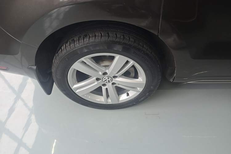 Used Volkswagen Sharan 2017 380TSI Comfort Edition 6-Seater Right Rear Wheel Hub