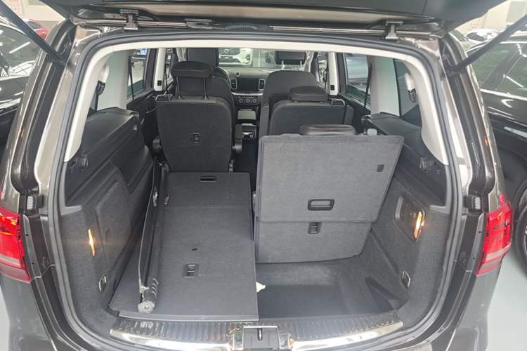 Used Volkswagen Sharan 2017 380TSI Comfort Edition 6-Seater Trunk