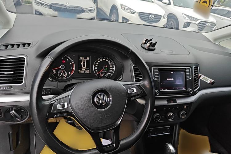 Used Volkswagen Sharan 2017 380TSI Comfort Edition 6-Seater Center Console