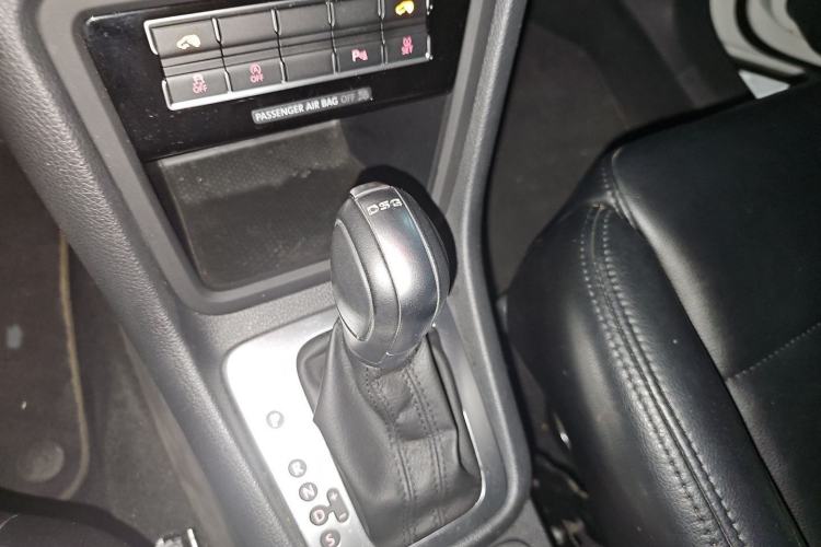 Used Volkswagen Sharan 2017 380TSI Comfort Edition 6-Seater Gear Lever