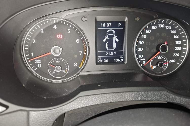 Used Volkswagen Sharan 2017 380TSI Comfort Edition 6-Seater Odometer Close Up