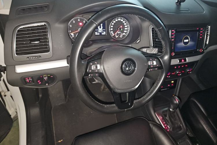 Used Volkswagen Sharan 2017 380TSI Comfort Edition 6-Seater Steering Wheel