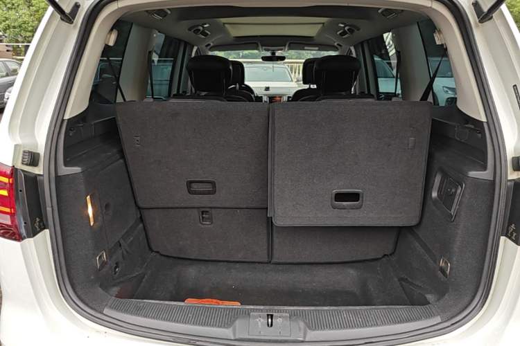 Used Volkswagen Sharan 2017 380TSI Comfort Edition 6-Seater Trunk