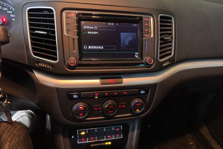 Used Volkswagen Sharan 2018 380TSI Comfort Edition 7-Seater Audio And AC Panel