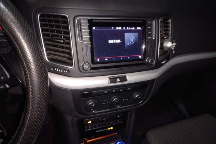 Used Volkswagen Sharan 2018 380TSI Comfort Edition 7-Seater Audio And AC Panel