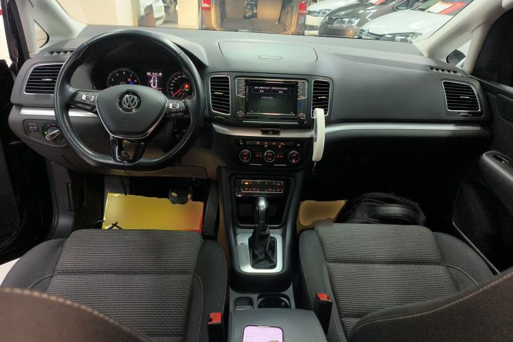Used Volkswagen Sharan 2018 380TSI Comfort Edition 6-Seater Center Console