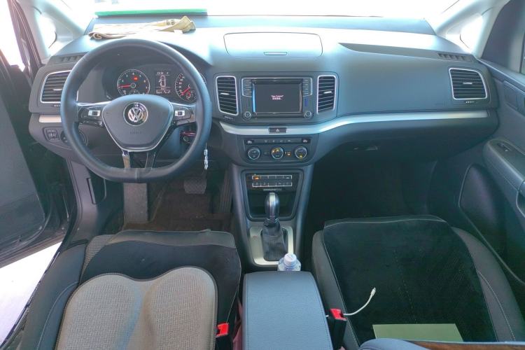 Used Volkswagen Sharan 2018 380TSI Comfort Edition 6-Seater Center Console