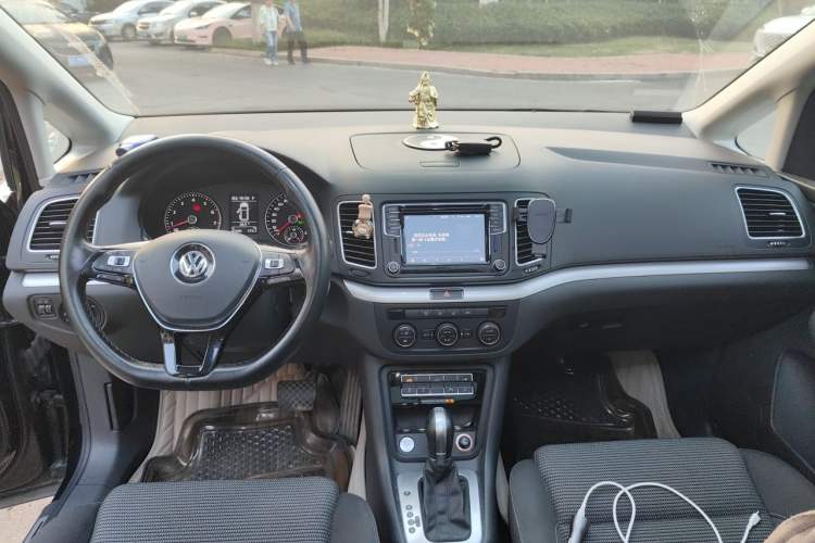 Used Volkswagen Sharan 2018 Revised Version 380TSI Comfort Edition 6-Seater Center Console