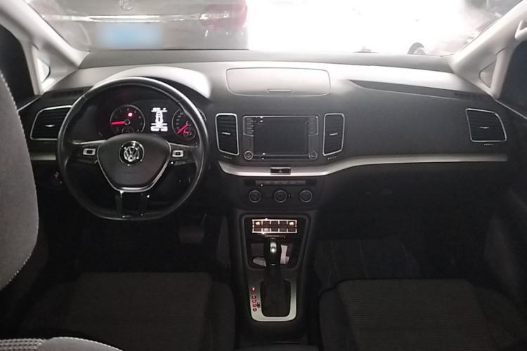 Used Volkswagen Sharan 2018 380TSI Comfort Edition 7-Seater Center Console