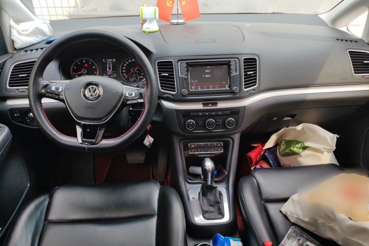 Used Volkswagen Sharan 2018 380TSI Comfort Edition 7-Seater Center Console