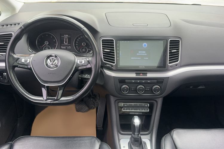 Used Volkswagen Sharan 2018 380TSI Comfort Edition 7-Seater Center Console