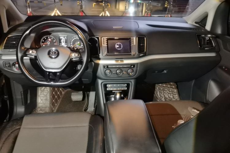 Used Volkswagen Sharan 2018 380TSI Comfort Edition 7-Seater Center Console