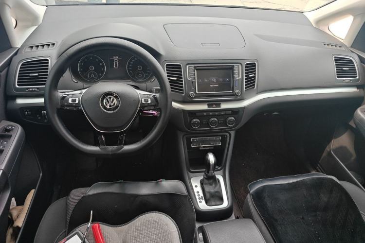 Used Volkswagen Sharan 2018 380TSI Comfort Edition 6-Seater Center Console
