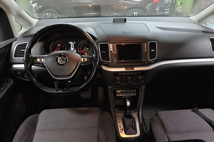 Used Volkswagen Sharan 2018 380TSI Comfort Edition 7-Seater Center Console