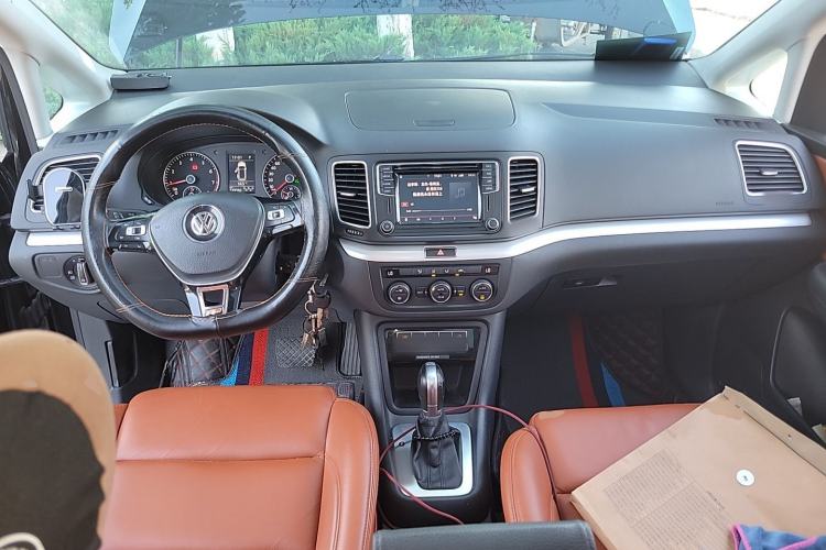 Used Volkswagen Sharan 2018 380TSI Comfort Edition 7-Seater Center Console
