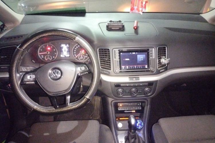 Used Volkswagen Sharan 2018 380TSI Comfort Edition 7-Seater Center Console