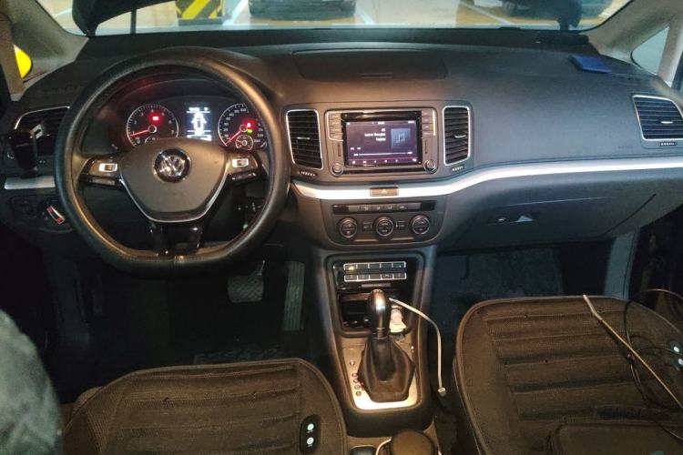 Used Volkswagen Sharan 2018 380TSI Comfort Edition 7-Seater Center Console