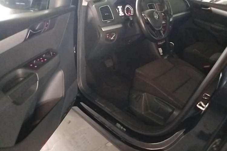 Used Volkswagen Sharan 2018 380TSI Comfort Edition 7-Seater Driver Seat