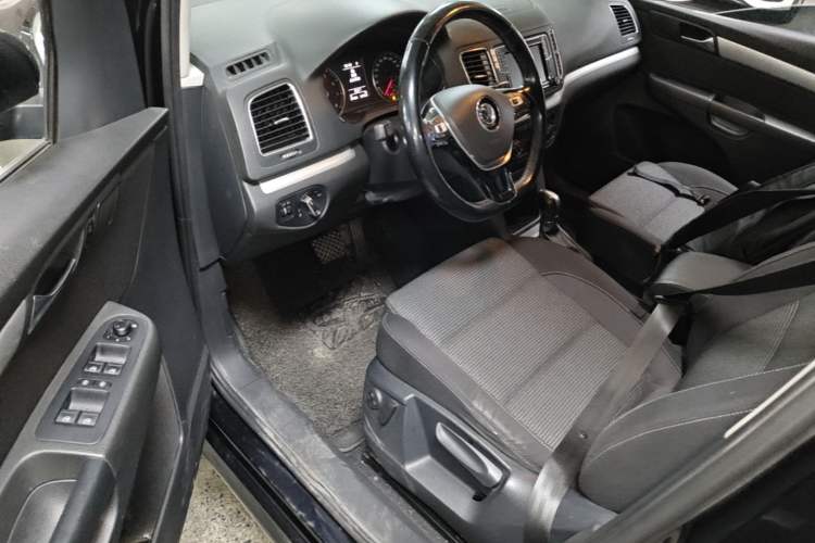 Used Volkswagen Sharan 2018 380TSI Comfort Edition 7-Seater Driver Seat