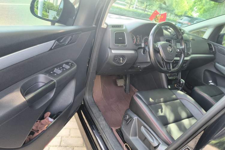 Used Volkswagen Sharan 2018 380TSI Enjoyment Edition Premium 7-Seater Driver Seat