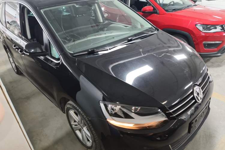 Used Volkswagen Sharan 2018 380TSI Comfort Edition 7-Seater Front Right 45 Deg