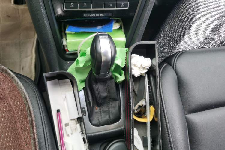Used Volkswagen Sharan 2018 380TSI Comfort Edition 7-Seater Gear Lever
