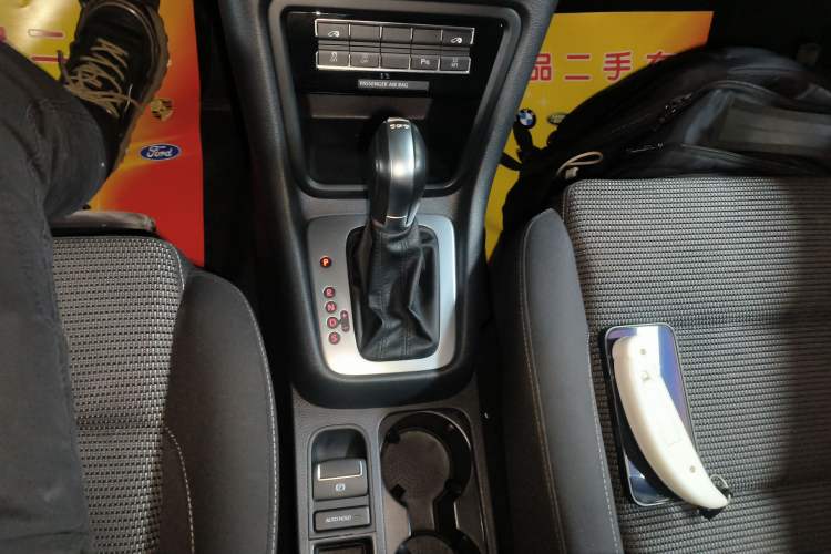 Used Volkswagen Sharan 2018 380TSI Comfort Edition 6-Seater Gear Lever