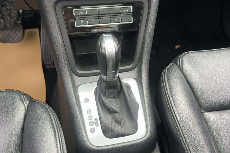 Used Volkswagen Sharan 2018 380TSI Comfort Edition 7-Seater Gear Lever