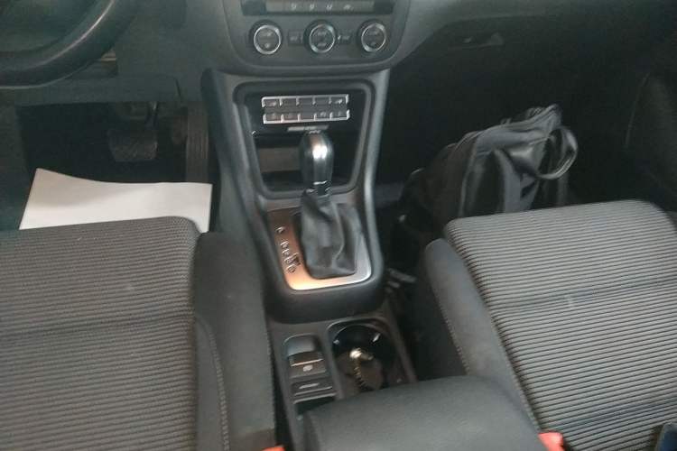 Used Volkswagen Sharan 2018 380TSI Comfort Edition 7-Seater Gear Lever