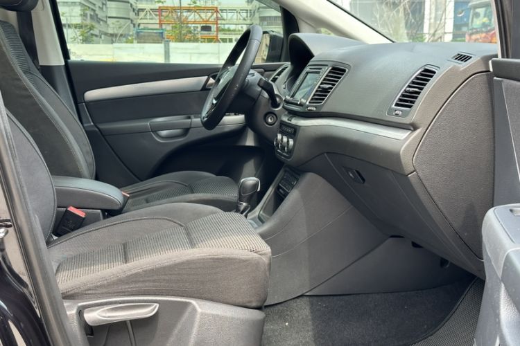 Used Volkswagen Sharan 2018 380TSI Comfort Edition 7-Seater Interior 10