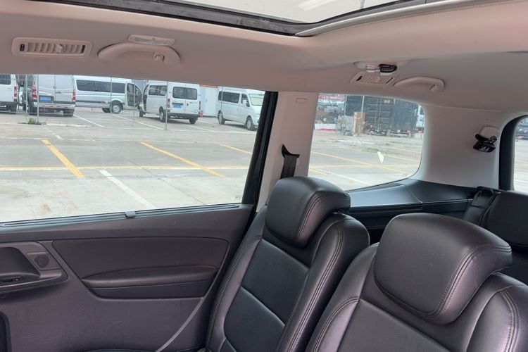 Used Volkswagen Sharan 2018 380TSI Comfort Edition 7-Seater Interior 4
