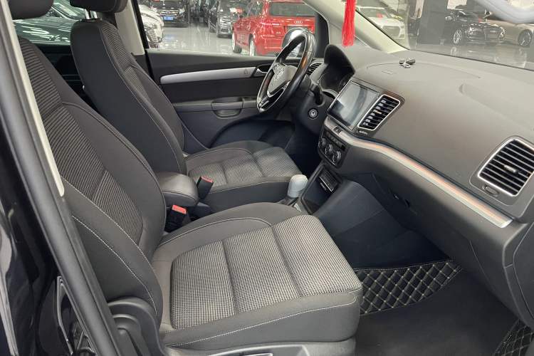 Used Volkswagen Sharan 2018 280TSI Enjoyment Model 7 Seats Interior 6